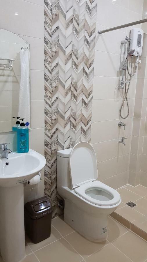Acrige Apartelle 2-4 Pax Queen @ Heart Of Bogo City Banban Esterno foto
